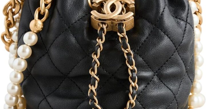 <h1>Chanel Women’s Pre-Loved Pearl Drawstring Shoulder Bag Review</h1>